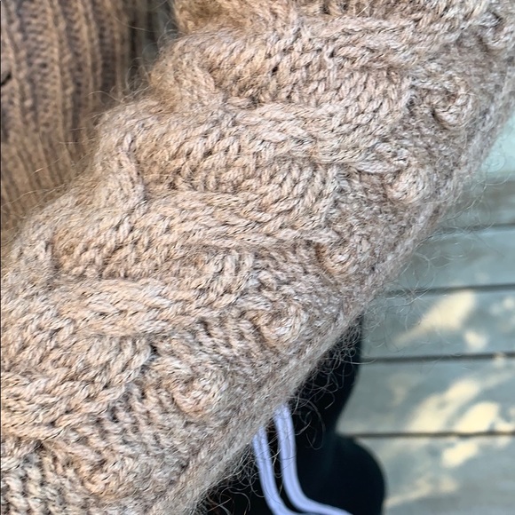 Cozy sweater. - Picture 5 of 6